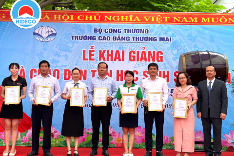 HIDECO Vinh Dự Tham Dự Lễ Khai Giảng và Trao Học Bổng Tại Cao Đẳng Thương Mại